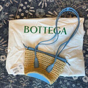 NWT Bottega Veneta Woven Raffia Arco Tote Blue